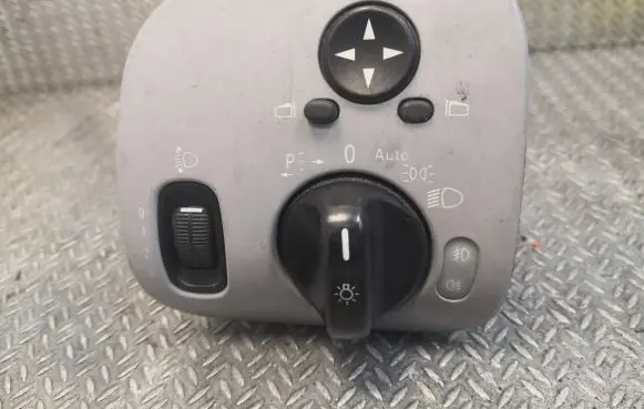 Mercedes-Benz C W203 Light switch 2035451404