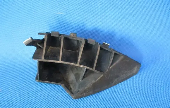 Tesla Model S Front bumper mounting bracket 6005888 0011