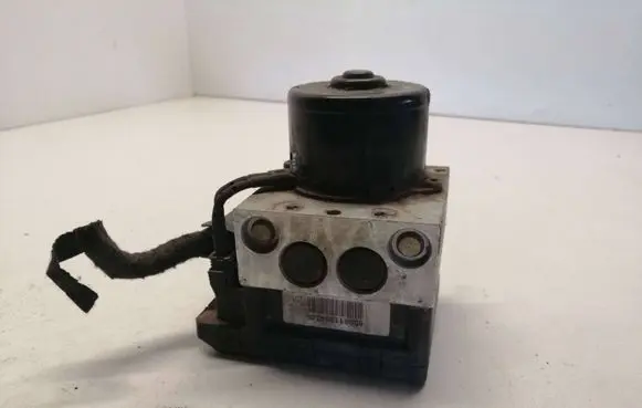 Volkswagen Golf IV ABS Pump 1J0907379G 5WK8468 FMS8C16M54