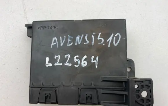 Toyota Avensis T270 Air conditioning/heating control unit 8865005250 MB1776007784