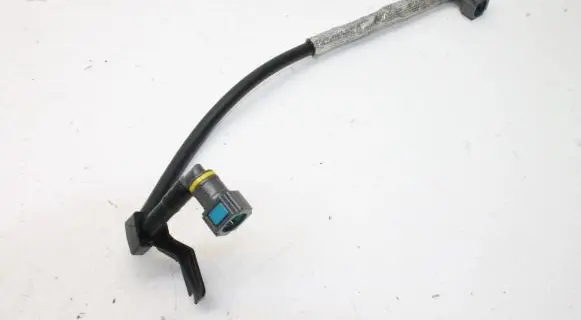 Nissan Juke I F15 Fuel line pipe