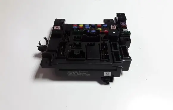 Citroen C-Crosser Fuse module 8637A644