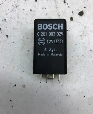 Volkswagen PASSAT B6 Glow plug pre-heat relay 4E0907282A 0281003029 639