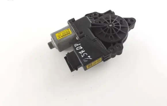 KIA Ceed Front door window regulator motor 82460A2010