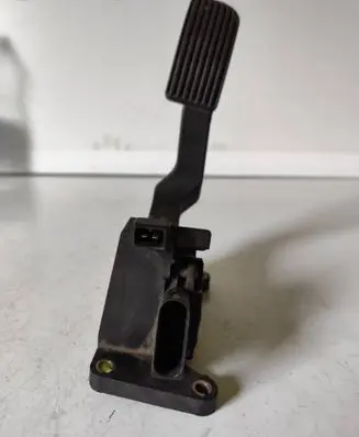 Mercedes-Benz Sprinter W901 W902 W903 W904 Accelerator throttle pedal 0281002337 181501934 A9013000504
