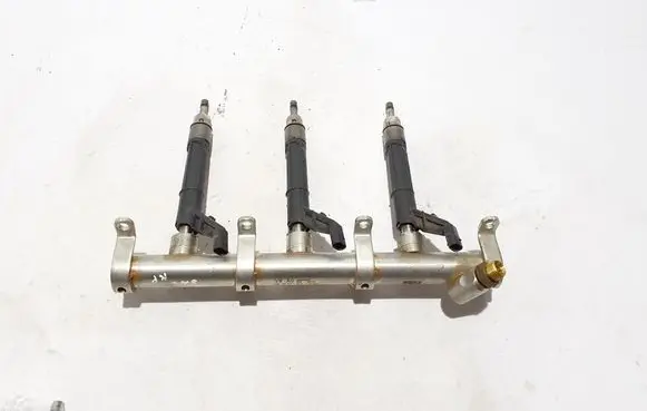 Porsche Macan (95B) Fuel main line pipe 06M133315L