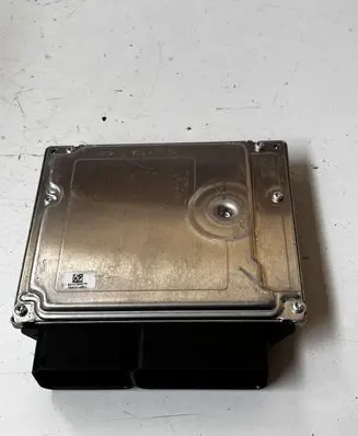BMW 5 E60 E61 Engine control unit/module 0281015043 781700