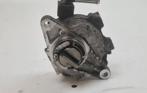 Mitsubishi Outlander Vacuum pump 