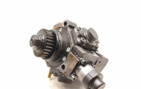 Nissan Qashqai Fuel injection high pressure pump 167008960R 0445010404