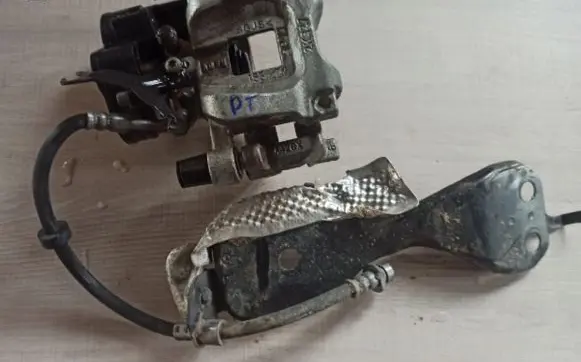 Land Rover Discovery 5 Rear brake caliper JK722K327AA