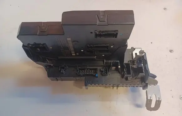 Mercedes-Benz E W212 SAM control unit A2129000022
