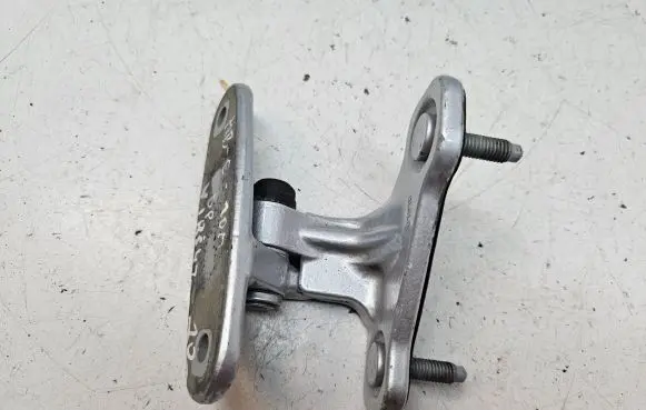 Mercedes-Benz E W212 Front door upper hinge