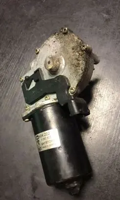 BMW 5 E39 Wiper motor 8360603