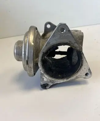 Skoda Octavia Mk2 (1Z) EGR valve 038129637D