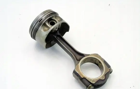 Renault Clio II Piston with connecting rod STD