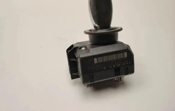 Mercedes-Benz E C207 W207 Ignition lock A2079052600