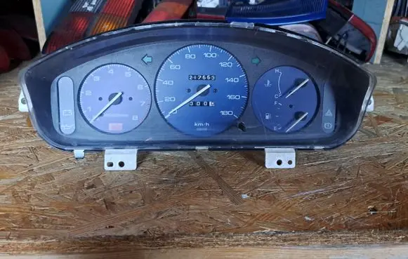 Mazda 121 Speedometer (instrument cluster) 4CDB04 119440