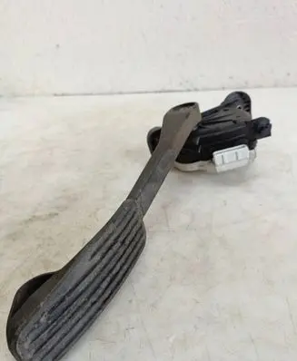 Volvo V70 Accelerator throttle pedal 30636003 6PV00853700
