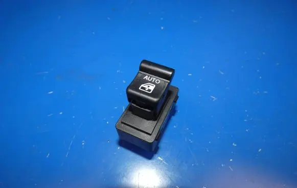 Fiat 500X Electric window control switch 