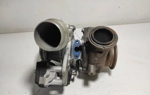 BMW 2 F45 Turbo 8513635
