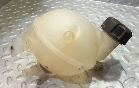 Citroen DS4 Coolant expansion tank/reservoir