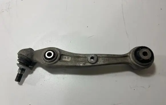 BMW X7 G07 Front lower control arm/wishbone 6878082 8866772