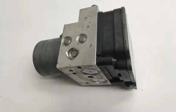 BMW X6 F16 ABS Pump 6864798