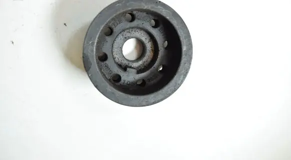 Audi A6 S6 C5 4B Crankshaft pulley 059105263A