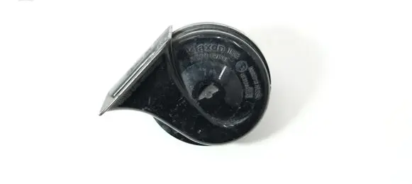 Audi A6 S6 C5 4B Horn signal 4D0951221A