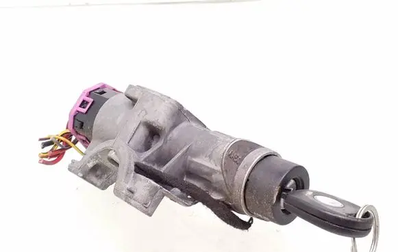 Volkswagen PASSAT B5 Ignition lock 4b0905851a