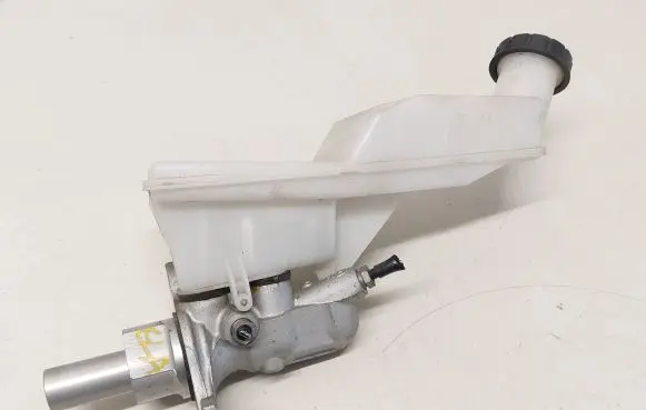 Mercedes-Benz CLA C117 X117 W117 Master brake cylinder A2464300302