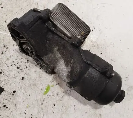 Mazda 3 II Oil filter mounting bracket