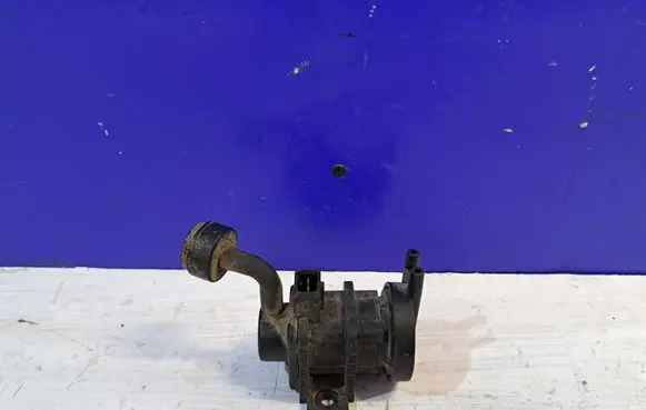 Saab 95 - 96 Engine mount vacuum valve 4522371 4715396