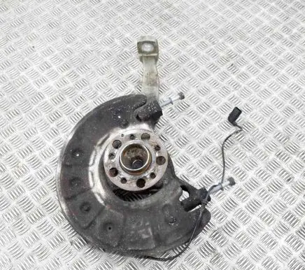 Mercedes-Benz C W205 Front wheel hub A2059050105