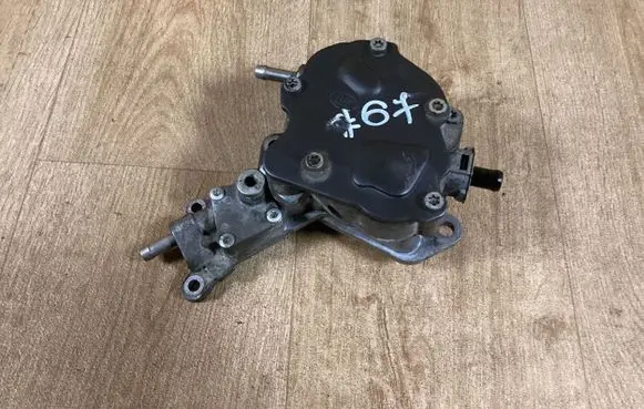 Volkswagen PASSAT B6 Vacuum pump 038145209