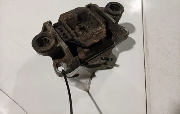 Jaguar X-Type Engine mount bracket 15717M122