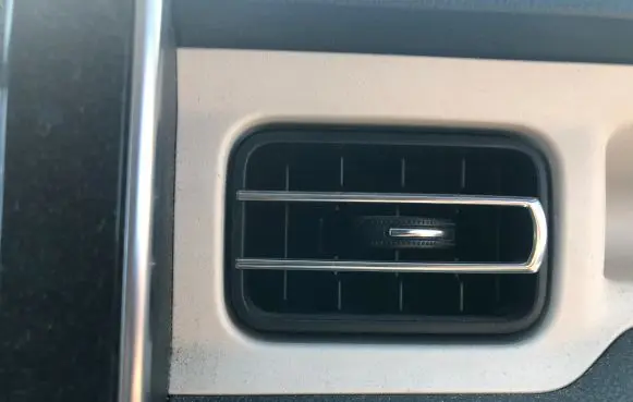 Suzuki Ignis Dash center air vent grill