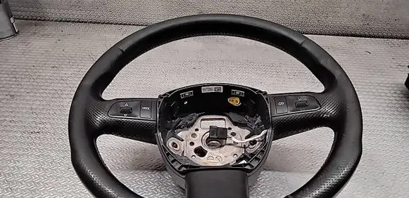 Audi A6 S6 C6 4F Steering wheel 61712000C