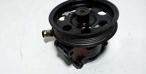Ford Focus Power steering pump 8LD1800