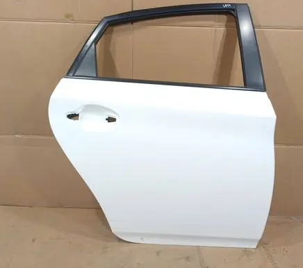 Toyota Prius (XW30) Rear door 
