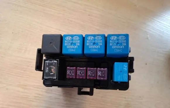 KIA Ceed Fuse box set 952102L500 919402H000