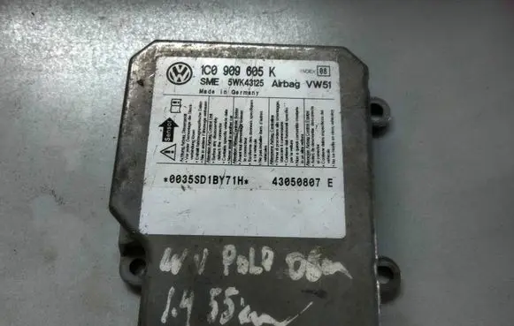 Volkswagen Polo Airbag control unit/module 1C0909605K 43050807E 5WK43125