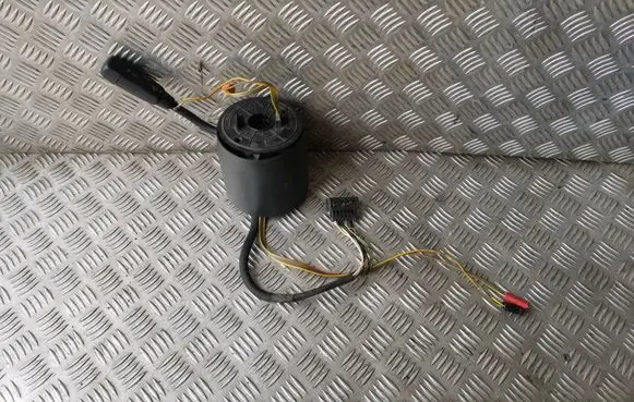 Mercedes-Benz E W210 Indicator stalk 2104620123