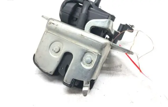 Mitsubishi Pajero Tailgate exterior lock 