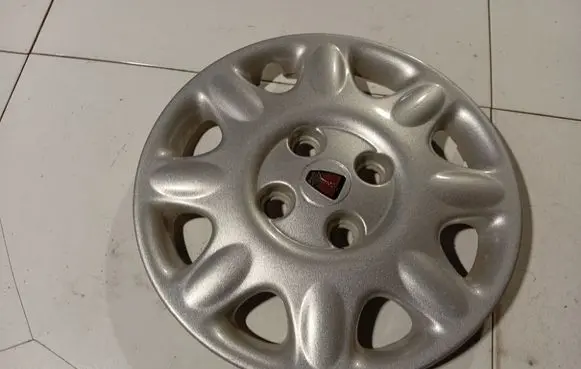 Rover 620 R15 wheel hub/cap/trim 
