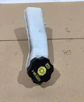 Hyundai Tucson TL Brake fluid reservoir 
