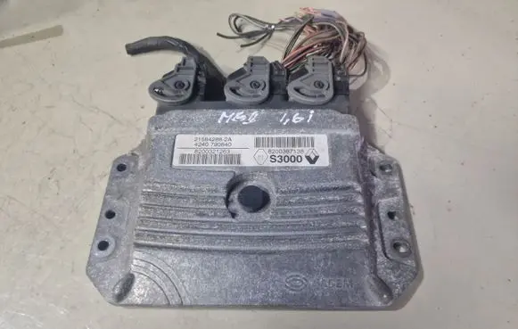 Renault Megane II Engine control unit/module 8200387138