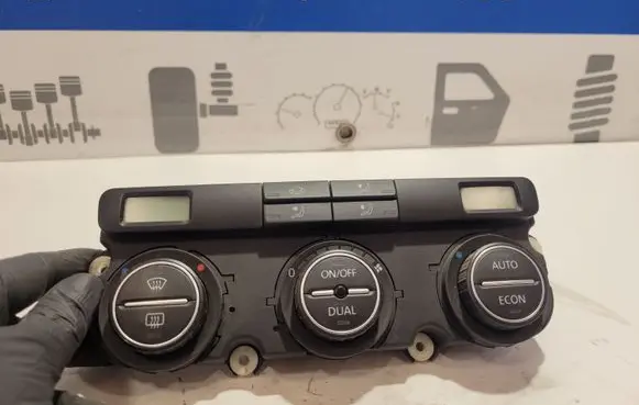 Volkswagen Golf Plus Climate control unit 1K090744BM