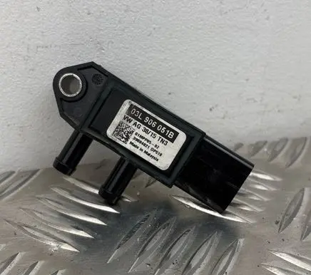 Volkswagen Touareg II Exhaust gas pressure sensor 03L906051B 39804021