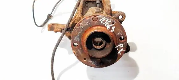 Front wheel hub